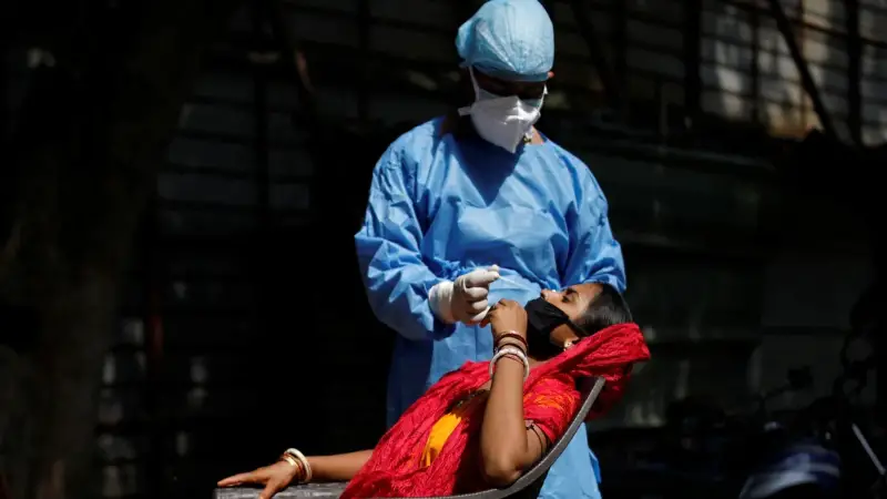 ভারতে ফের করোনা সংক্রমণ, এক সপ্তাহে আক্রান্ত বেড়েছে ১২০০% ভারতে ফের করোনা সংক্রমণ, এক সপ্তাহে আক্রান্ত বেড়েছে ১২০০%