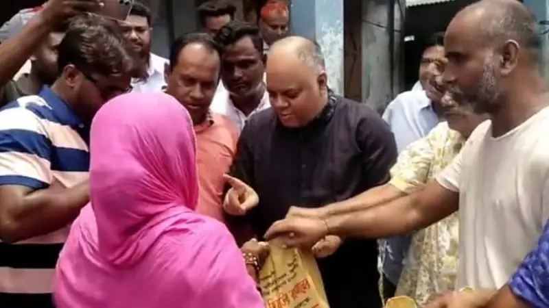 ধামরাইয়ে ৮০০ পরিবার পেল ঈদ উপহার ধামরাইয়ে ৮০০ পরিবার পেল ঈদ উপহার