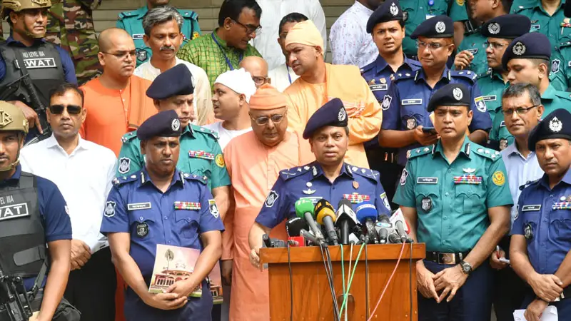 পূজার পর চাঁদাবাজি ও সন্ত্রাসী কার্যকলাপ বন্ধে সাঁড়াশি অভিযান: আইজিপি পূজার পর চাঁদাবাজি ও সন্ত্রাসী কার্যকলাপ বন্ধে সাঁড়াশি অভিযান: আইজিপি