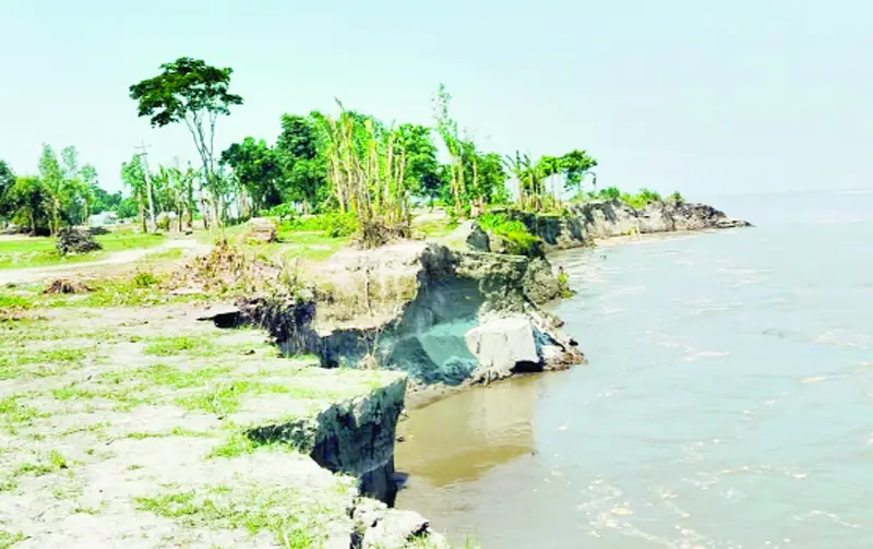 জামালপুরে যমুনার তীব্র ভাঙন