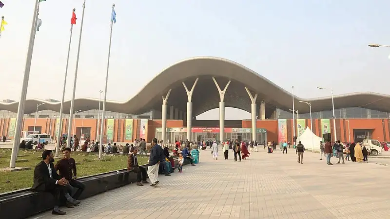গণঅভ্যুত্থানের থিমে সাজানো হচ্ছে বাণিজ্যমেলা গণঅভ্যুত্থানের থিমে সাজানো হচ্ছে বাণিজ্যমেলা