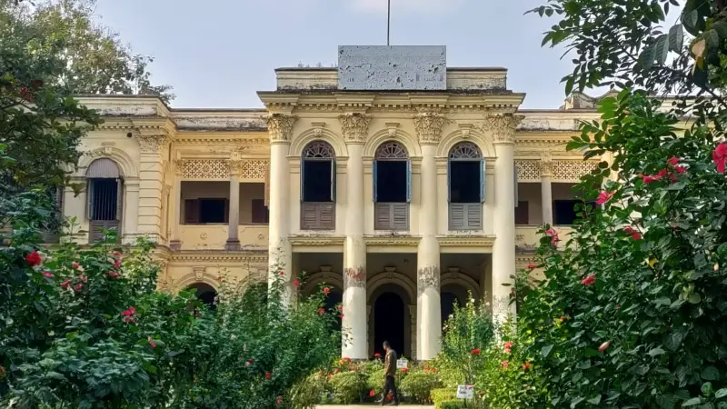 পাবনার দুইশত বছরের ইতিহাসের সাক্ষী তাড়াশ রাজবাড়ী পাবনার দুইশত বছরের ইতিহাসের সাক্ষী তাড়াশ রাজবাড়ী