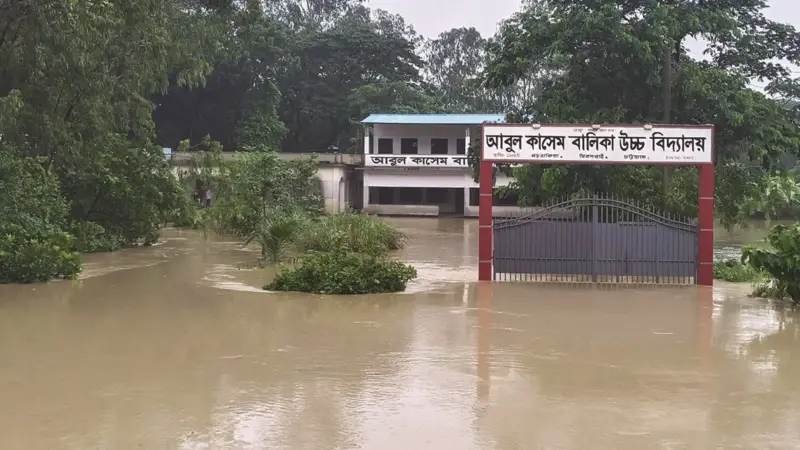 মীরসরাইয়ে পাহাড়ি ঢলে নিম্নাঞ্চল প্লাবিত,দুর্ভোগে হাজারো মানুষ