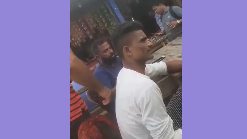 লালমোহনে সাংবাদিকের মোবাইল কেড়ে নিল ঘাট ইজারাদার লালমোহনে সাংবাদিকের মোবাইল কেড়ে নিল ঘাট ইজারাদার
