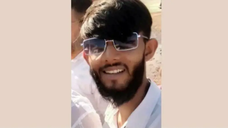 সোনারগাঁয়ে আসামি ছিনিয়ে নেওয়ার অভিযোগে স্বেচ্ছাসেবকদল নেতা বহিষ্কার সোনারগাঁয়ে আসামি ছিনিয়ে নেওয়ার অভিযোগে স্বেচ্ছাসেবকদল নেতা বহিষ্কার