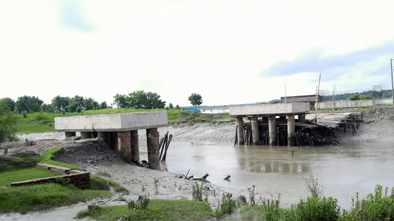 পাঁচ বছরেও শেষ হয়নি পাইকগাছা-সাতক্ষীরার সেতু নির্মাণের কাজ পাঁচ বছরেও শেষ হয়নি পাইকগাছা-সাতক্ষীরার সেতু নির্মাণের কাজ