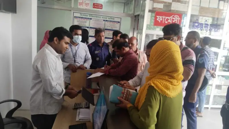 নেই বৈধ কাগজপত্র তবুও প্রশংসায় ভাসালেন নির্বাহী ম্যাজিস্ট্রেট: নেপথ্যের কাহিনী নেই বৈধ কাগজপত্র তবুও প্রশংসায় ভাসালেন নির্বাহী ম্যাজিস্ট্রেট: নেপথ্যের কাহিনী
