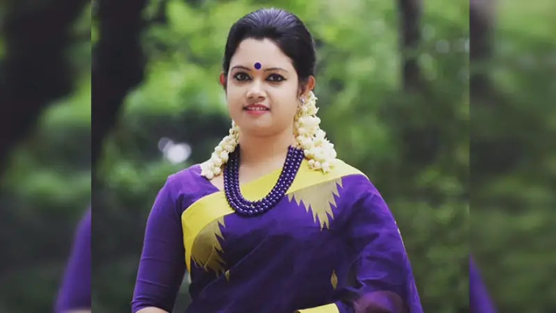 ইডেনে একাই ৩৮ কক্ষের ‘দখলদার’ রিভা ভারতে ইডেনে একাই ৩৮ কক্ষের ‘দখলদার’ রিভা ভারতে