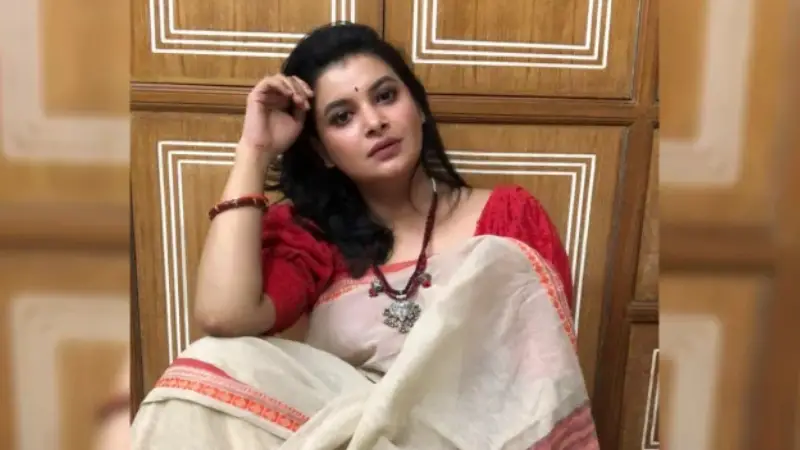 শবনম ফারিয়াকে অশালীন মন্তব্যকারী কর্মচারীর বিরুদ্ধে পদক্ষেপ নিচ্ছে সাজিদা ফাউন্ডেশন শবনম ফারিয়াকে অশালীন মন্তব্যকারী কর্মচারীর বিরুদ্ধে পদক্ষেপ নিচ্ছে সাজিদা ফাউন্ডেশন