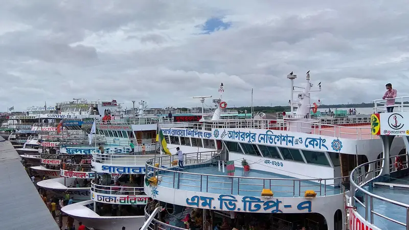 বরিশালে থেকে অভ্যন্তরীণ রুটের লঞ্চ চলাচল বন্ধ, সতর্ক সংকেত বরিশালে থেকে অভ্যন্তরীণ রুটের লঞ্চ চলাচল বন্ধ, সতর্ক সংকেত