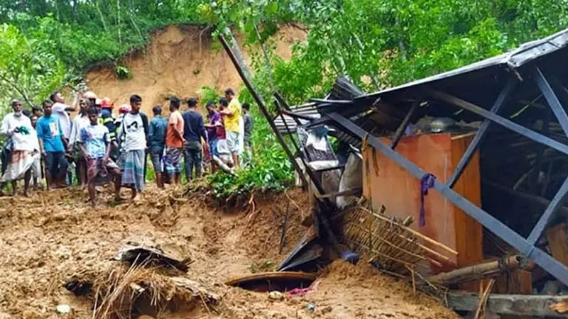 সিলেটে টিলা ধসে একই পরিবারের ৪ জনের মৃত্যু সিলেটে টিলা ধসে একই পরিবারের ৪ জনের মৃত্যু