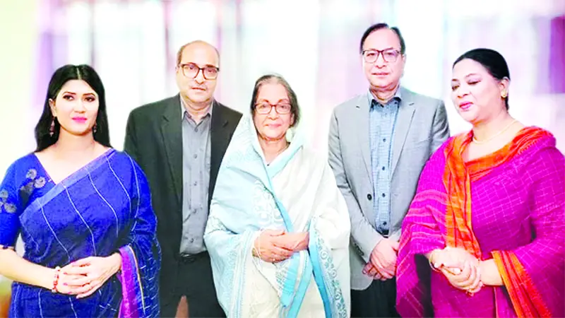 ‘একটি পারিবারিক গল্পের খসড়া’ ‘একটি পারিবারিক গল্পের খসড়া’