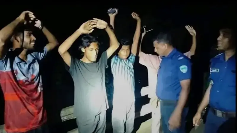 কুমিল্লার ব্রাহ্মণপাড়ায় কিশোর গ্যাং দমনে পুলিশের অভিযান কুমিল্লার ব্রাহ্মণপাড়ায় কিশোর গ্যাং দমনে পুলিশের অভিযান