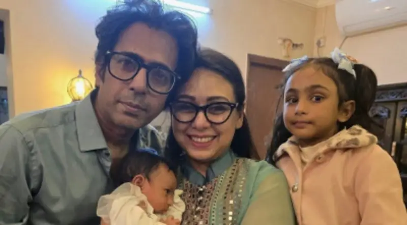 ভবনে আগুন, স্ত্রী-সন্তান নিয়ে অল্পের জন্য রক্ষা পেলেন বাপ্পা মজুমদার ভবনে আগুন, স্ত্রী-সন্তান নিয়ে অল্পের জন্য রক্ষা পেলেন বাপ্পা মজুমদার