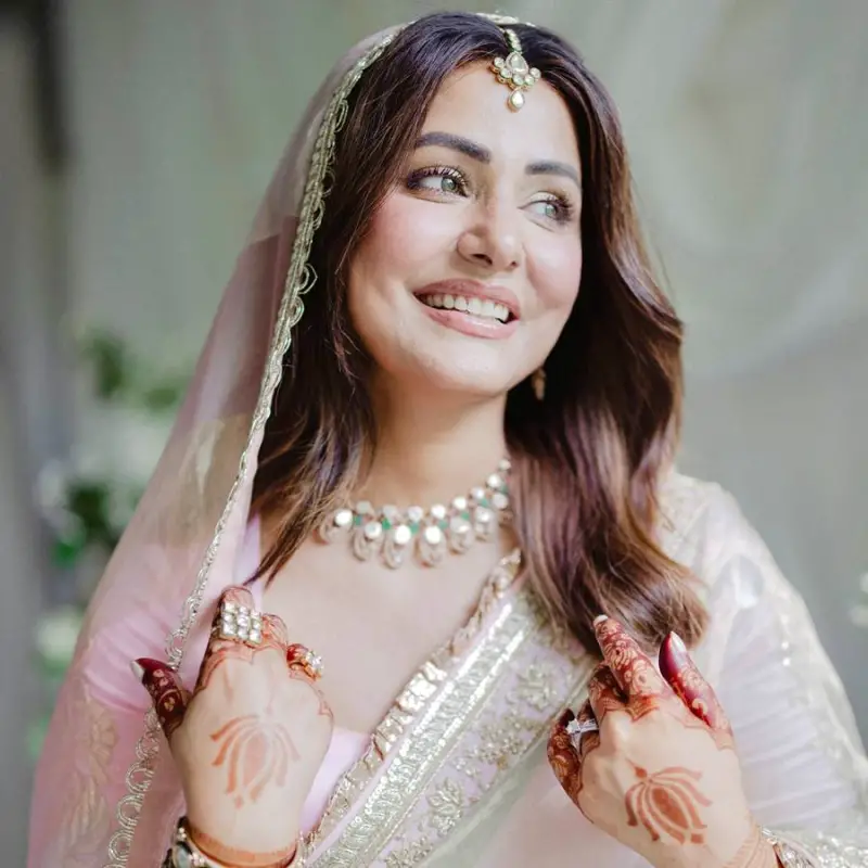বিয়ের উদ্যাপনে সাময়িক বিরতি, আমন্ত্রিতদের থেকে ক্ষমা চাইলেন ‘অন্তঃসত্ত্বা’ হিনা খান! বিয়ের উদ্যাপনে সাময়িক বিরতি, আমন্ত্রিতদের থেকে ক্ষমা চাইলেন ‘অন্তঃসত্ত্বা’ হিনা খান!