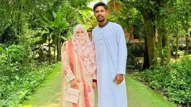 স্ত্রীকে নিয়ে ঈদ উদযাপন করলেন কাটার মাস্টার মোস্তাফিজুর রহমান স্ত্রীকে নিয়ে ঈদ উদযাপন করলেন কাটার মাস্টার মোস্তাফিজুর রহমান