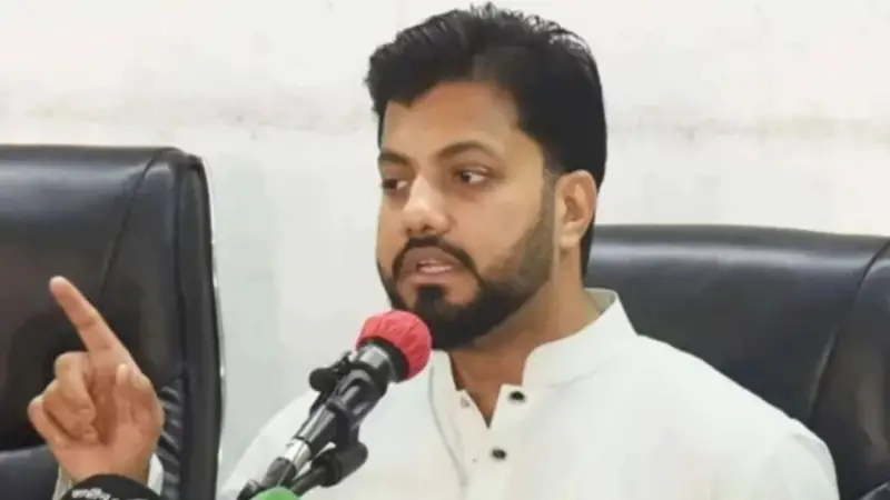 উপদেষ্টা আসিফকে ক্ষমা চাইতে হবে: ইশরাক হোসেন উপদেষ্টা আসিফকে ক্ষমা চাইতে হবে: ইশরাক হোসেন