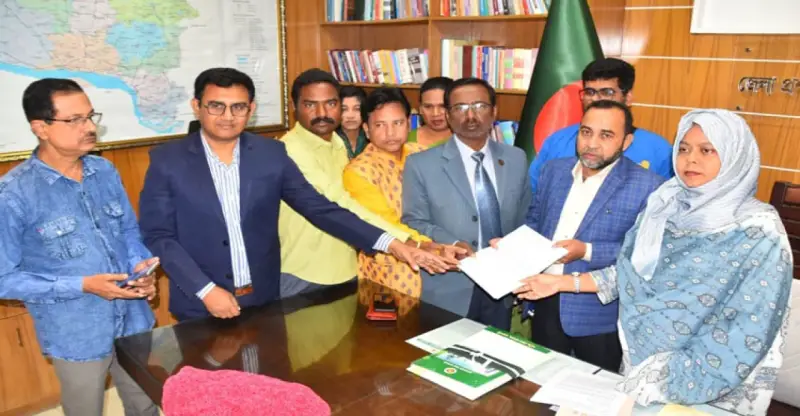 নিত্যপণ্যের সরবরাহ নিশ্চিতসহ আটদফা দাবিতে রাজশাহীর ডিসিকে স্মারকলিপি নিত্যপণ্যের সরবরাহ নিশ্চিতসহ আটদফা দাবিতে রাজশাহীর ডিসিকে স্মারকলিপি