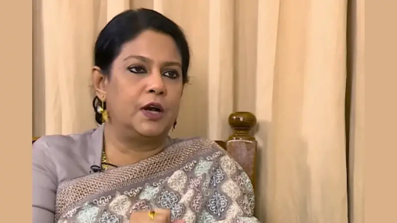 আমাদের পরিবারে ভালোবাসা আর সহানুভূতির জায়গাটা অনেক বড় আমাদের পরিবারে ভালোবাসা আর সহানুভূতির জায়গাটা অনেক বড়