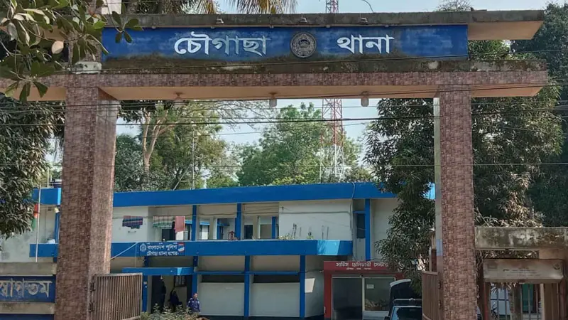 থানায় জিম্মি রেখে ঘুষ আদায়, এসআই বরখাস্ত থানায় জিম্মি রেখে ঘুষ আদায়, এসআই বরখাস্ত