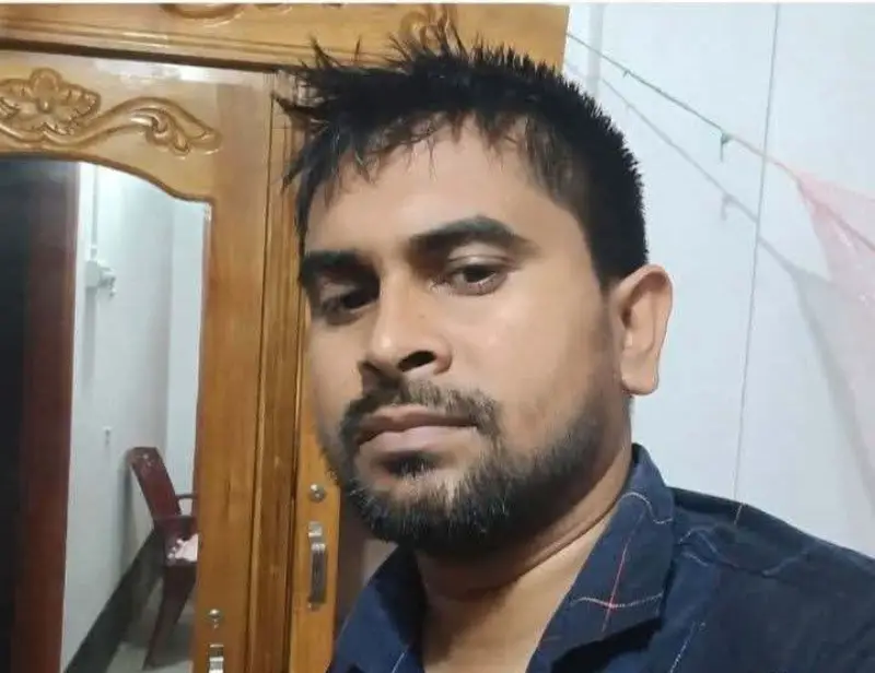 ফেসবুক লাইভে বিষপান, “আমি আর পারছি না”—ভেঙে পড়লো এক স্বপ্নময় তরুণের জী ফেসবুক লাইভে বিষপান, “আমি আর পারছি না”—ভেঙে পড়লো এক স্বপ্নময় তরুণের জী