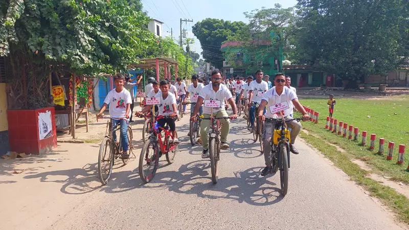 চাটমোহরে মাদক-জুয়া বিরোধী সাইকেল র‌্যালী