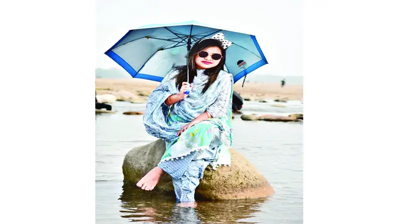 রোদ বৃষ্টির ছাতা রোদ বৃষ্টির ছাতা