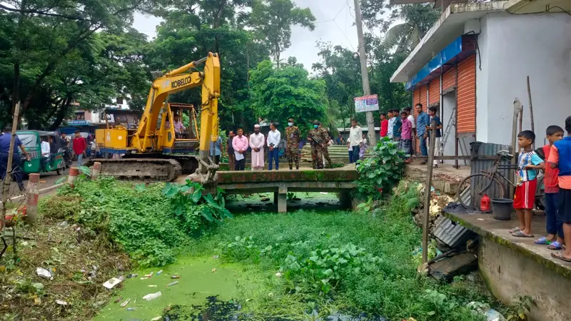 বাজারের ৭৫ দোকানঘর উচ্ছেদ, ১২ কোটি টাকার পাউবোর সম্পদ উদ্ধার বাজারের ৭৫ দোকানঘর উচ্ছেদ, ১২ কোটি টাকার পাউবোর সম্পদ উদ্ধার