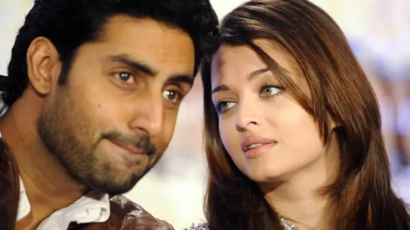 ঐশ্বরিয়ার বিয়ের আংটি উধাও, বিচ্ছেদ হয়েই গেল? ঐশ্বরিয়ার বিয়ের আংটি উধাও, বিচ্ছেদ হয়েই গেল?