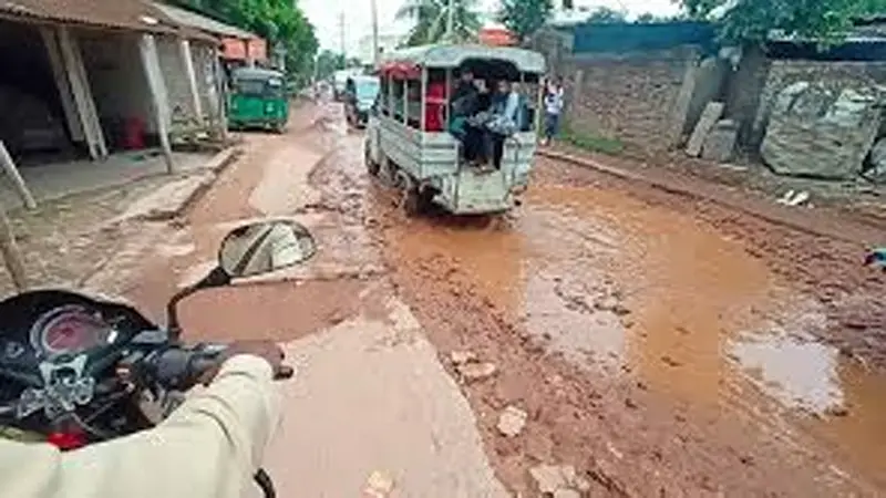 রাস্তা সংস্কার জরুরি রাস্তা সংস্কার জরুরি