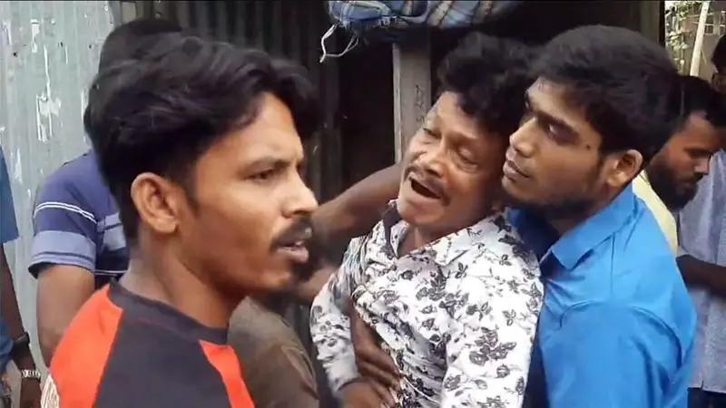 গাজীপুরে চুরির অপবাদে যুবককে হাত-পা বেঁধে পিটিয়ে হত্যা গাজীপুরে চুরির অপবাদে যুবককে হাত-পা বেঁধে পিটিয়ে হত্যা