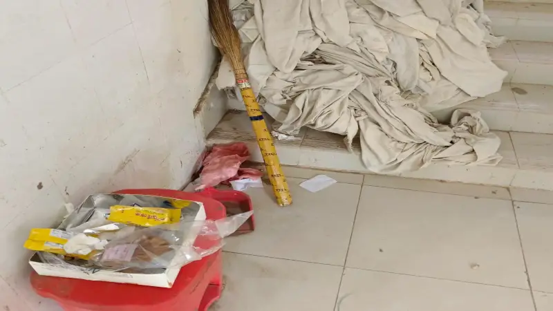 পাংশা উপজেলা স্বাস্থ্য কমপ্লেক্স যেন নিজেই রোগী পাংশা উপজেলা স্বাস্থ্য কমপ্লেক্স যেন নিজেই রোগী