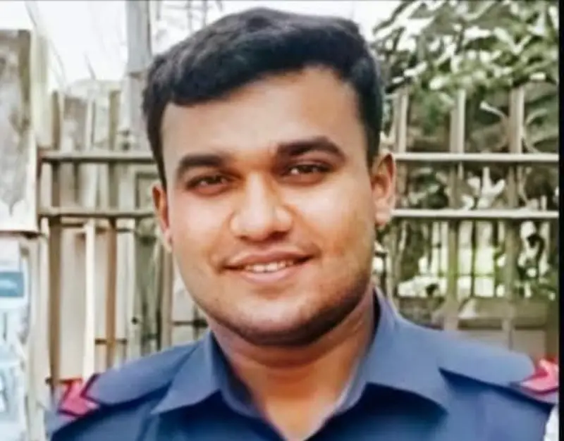 হাতিয়ায় মেঘনায় ট্রলারডুবি: দুই দিন পর ভেসে উঠল পুলিশ সদস্য সাইফুলের মরদেহ
