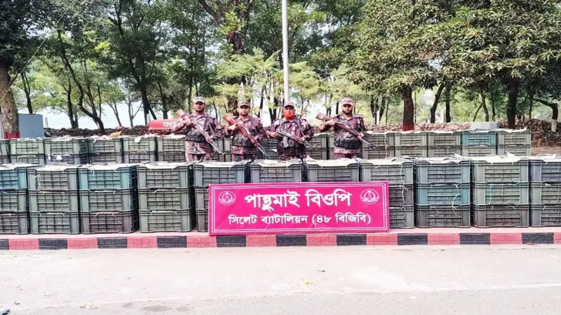 সিলেটে কোটি টাকার ভারতীয় চোরাই পণ্য জব্দ সিলেটে কোটি টাকার ভারতীয় চোরাই পণ্য জব্দ