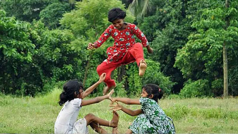 হারিয়ে যাচ্ছে গ্রামীণ খেলাধুলা! হারিয়ে যাচ্ছে গ্রামীণ খেলাধুলা!