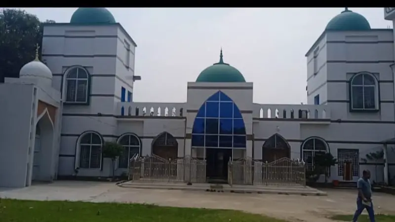 তিনশ’ বছরের ঐতিহ্য বহনকারী খাড়েরা জামে মসজিদ তিনশ’ বছরের ঐতিহ্য বহনকারী খাড়েরা জামে মসজিদ
