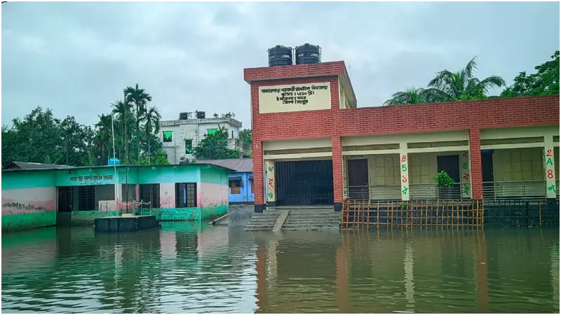 ভারী বর্ষণে রংপুর নগরীর নিম্নাঞ্চল প্লাবিত ভারী বর্ষণে রংপুর নগরীর নিম্নাঞ্চল প্লাবিত