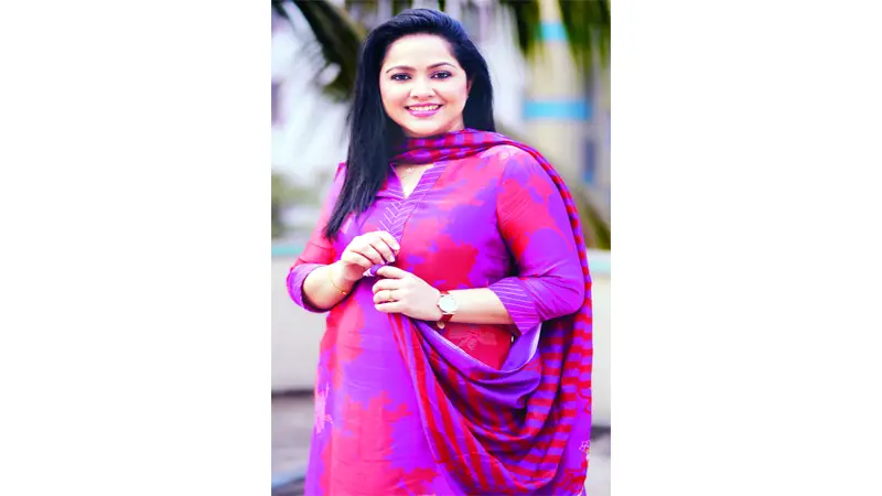 অভিনয়ের রজতজয়ন্তীতে নাদিয়া আহমেদ অভিনয়ের রজতজয়ন্তীতে নাদিয়া আহমেদ