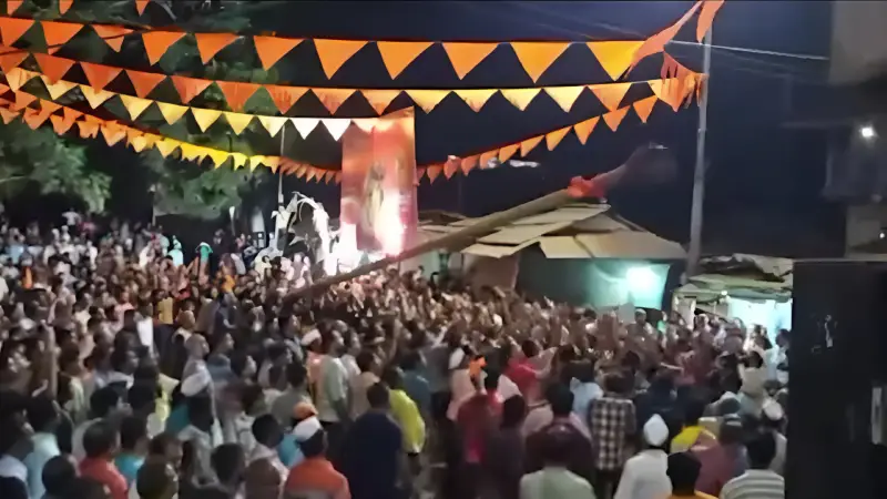 ভারতের মহারাষ্ট্রে তারাবির নামাজের সময় মসজিদে হামলার অভিযোগ ভারতের মহারাষ্ট্রে তারাবির নামাজের সময় মসজিদে হামলার অভিযোগ