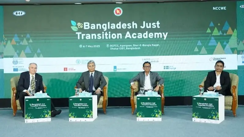 শ্রমিকদের কথা ভাবছে বিশ্ববিদ্যালয়! বড় সিদ্ধান্তে আইএলও শ্রমিকদের কথা ভাবছে বিশ্ববিদ্যালয়! বড় সিদ্ধান্তে আইএলও