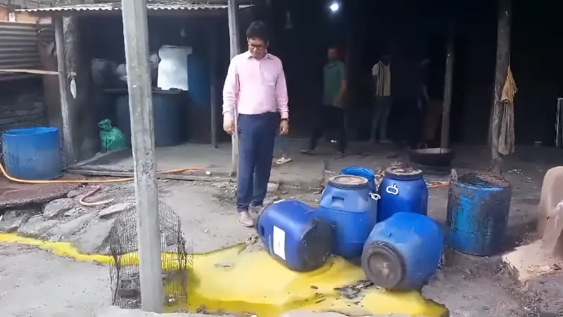 সাভারে ভেজাল শিশুখাদ্য ও সয়াবিন তেলের কারখানায় অভিযান সাভারে ভেজাল শিশুখাদ্য ও সয়াবিন তেলের কারখানায় অভিযান