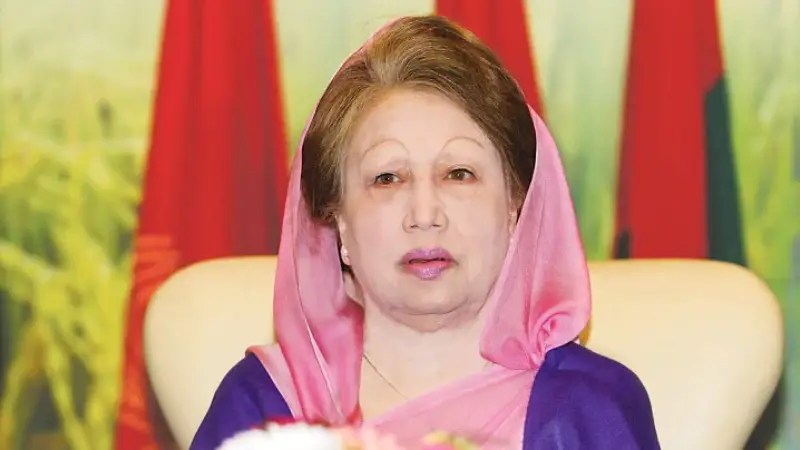 দুই পুত্রবধূসহ সোমবার দেশে ফিরতে পারেন খালেদা জিয়া, প্রস্তুত এয়ার অ্যাম্বুলেন্স! দুই পুত্রবধূসহ সোমবার দেশে ফিরতে পারেন খালেদা জিয়া, প্রস্তুত এয়ার অ্যাম্বুলেন্স!