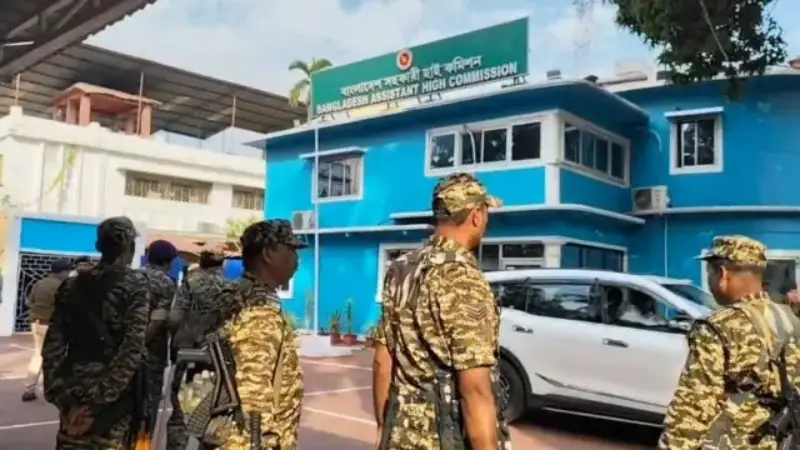 বাংলাদেশের সহকারী হাইকমিশনে হামলার ঘটনায় ৩ পুলিশ বরখাস্ত, গ্রেফতার ৭ বাংলাদেশের সহকারী হাইকমিশনে হামলার ঘটনায় ৩ পুলিশ বরখাস্ত, গ্রেফতার ৭