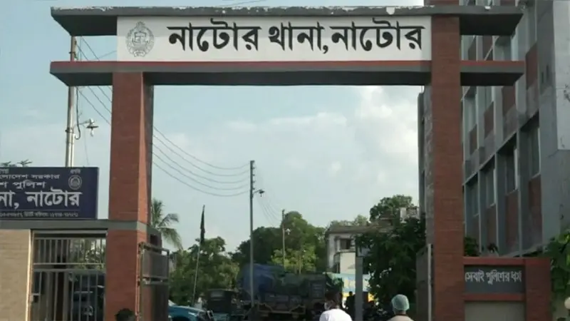রাস্তায় রাস্তায় ট্রাক থামিয়ে চলছে কোরবানির গরু ডাকাতি রাস্তায় রাস্তায় ট্রাক থামিয়ে চলছে কোরবানির গরু ডাকাতি
