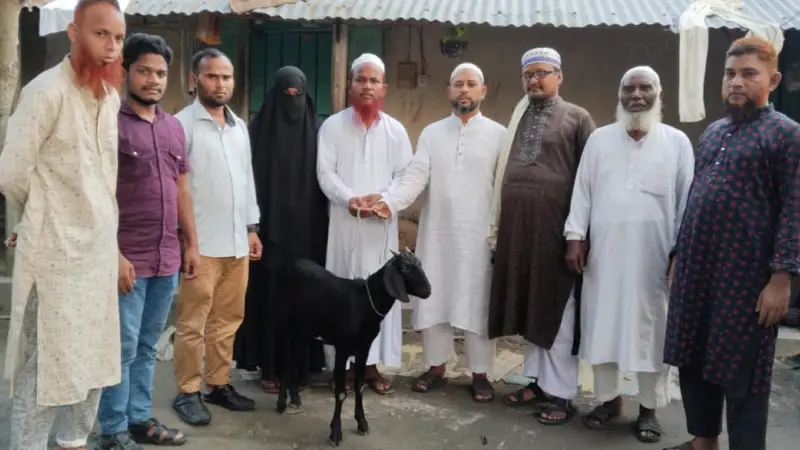 শহীদ সাজ্জাদের পরিবারকে ছাগল উপহার দিলো ছাত্রশিবির শহীদ সাজ্জাদের পরিবারকে ছাগল উপহার দিলো ছাত্রশিবির