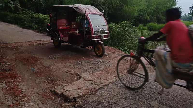ঝুঁকিপূর্ণ কালভার্টে দুর্ঘটনার আশঙ্কা ঝুঁকিপূর্ণ কালভার্টে দুর্ঘটনার আশঙ্কা