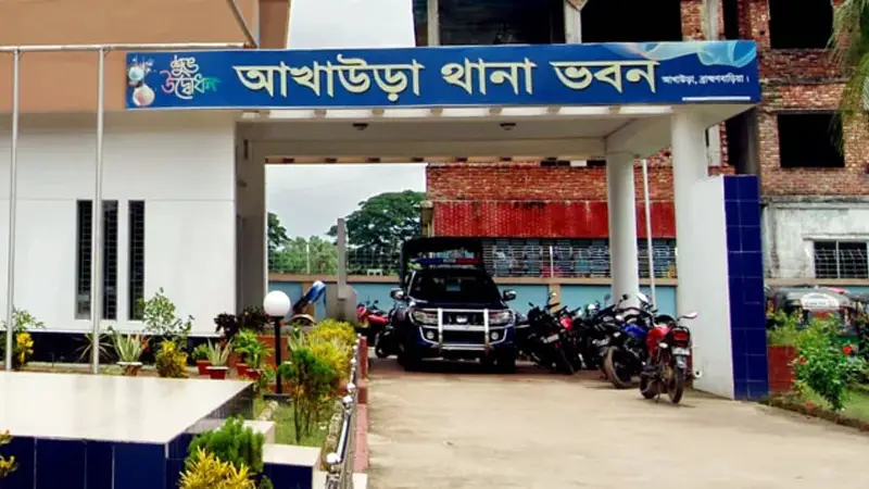 বাবার বাড়ি থেকে টাকা আনতে মানসিক নির্যাতন, অবশেষে গৃহবধূর আত্মহত্যা! বাবার বাড়ি থেকে টাকা আনতে মানসিক নির্যাতন, অবশেষে গৃহবধূর আত্মহত্যা!