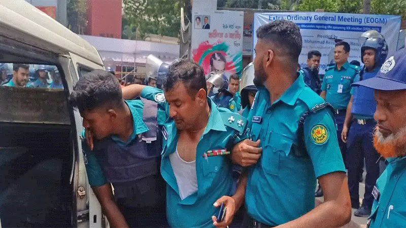 বিএনপিপন্থি প্রকৌশলীদের ওপর আওয়ামীপন্থিদের হামলা, পুলিশসহ আহত ১৫ বিএনপিপন্থি প্রকৌশলীদের ওপর আওয়ামীপন্থিদের হামলা, পুলিশসহ আহত ১৫