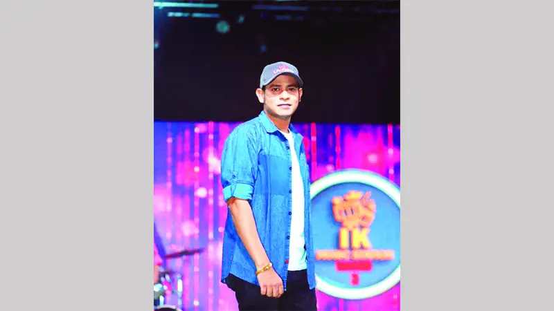 শ্রমিকদের জন্য গাইলেন কাজী শুভ শ্রমিকদের জন্য গাইলেন কাজী শুভ