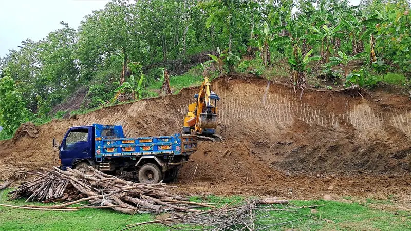 বান্দরবানে বালাঘাটায় পাহাড় কেটে বিদ্যুৎ উপকেন্দ্রের জমি ভরাটের অভিযোগ বান্দরবানে বালাঘাটায় পাহাড় কেটে বিদ্যুৎ উপকেন্দ্রের জমি ভরাটের অভিযোগ